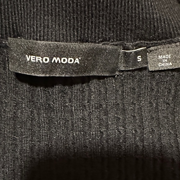 Vero Moda Black Mock Neck Knit & Ruffle Trim Sweater, size Small - Picture 8 of 9